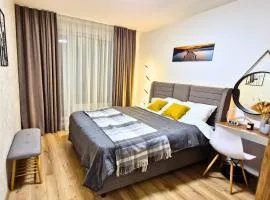 Chic, Sunny and Cozy One Bedroom Bliss