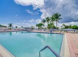 Ocean Access, Mini Golf & Pools: Jensen Beach Gem