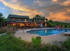 Sleeps 20 Sport Court Pool Hot Tub Playground