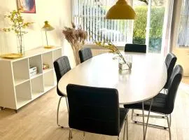 140 modern m2 in quiet neighborhood with lovely courtyard