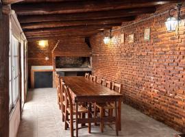 Casa C&eacute;ntrica con Quincho, chata v destin&aacute;cii Esquina