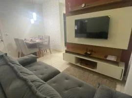 Apartamento com AR Condicionado, Condomínio aconchegante com piscina 2 Qts