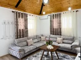 The Parkside Villa Apartment II