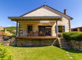 Maison de charme à la campagne avec terrasse et grand espace extérieur - FR-1-585-76, ξενοδοχείο σε Bazeilles-sur-Othain