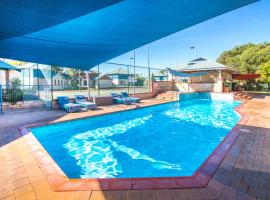 Amalfi Resort, hotel in Busselton