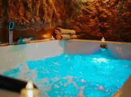 Wellness Paradise mit Whirlpool, hotel met hottubs in Bochum