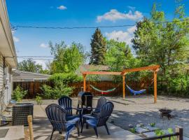 Peaceful retreat in quite neighborhood, hotel en Denver