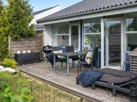 2 Bedroom Amazing Home In Væggerløse