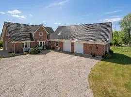 2 Bedroom Nice Home In Hemmet