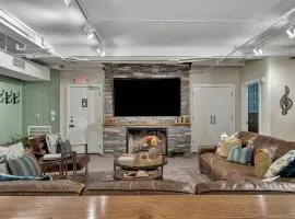 Rustic Suite 6BR by Maddox Hotel