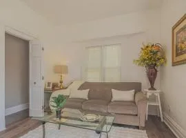 Comfy One Bed Apartment in Forest Park