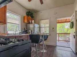 Comfy One Bed Apartment in Forest Park