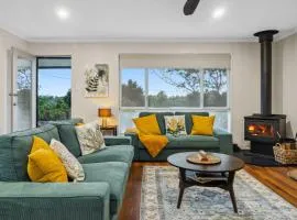 Wattle Cottage - A Stylish Hinterland Escape