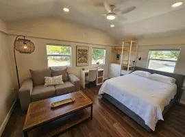 Villa del Sol St Pete The Loft