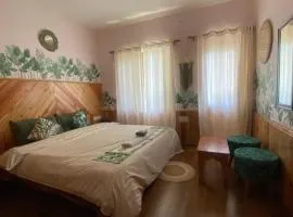 Flugafen B&B- A Peaceful home in Apple Orchards