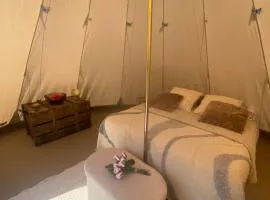 Les Pichies, Le Tipi d'Adri, Logement insolite