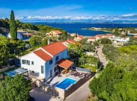 Holiday Home 4200-1 for 8 Pers in Lukoran