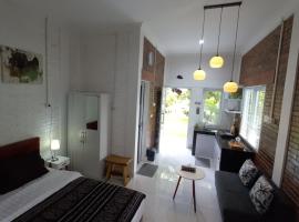 Guest House T, hotel v destinaci Bedoyo