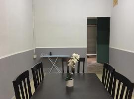 Homestay D'Besut, villa in Kampung Raja