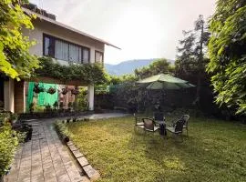 StayVista at Mimani Retreat with Wi-Fi, Heater