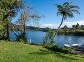 Okere Jetty Escape - Rotoiti Holiday Home