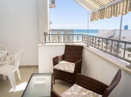 Beach House, hotel en Torre Lapillo