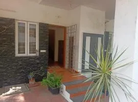 2 Bedrooms Spacious Family Home with Kitchen Madipakkam - 20 mins from Airport