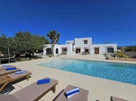 INIBIZA VILLAS - Villa Bello, hotel in San Antonio