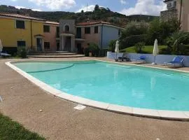 Casa in Residence con Piscina a 10 Minuti dal Mare