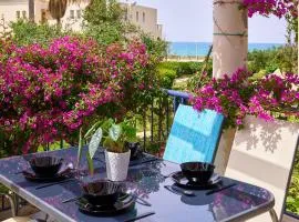 Elias 1-Bedroom Apartment on the beach with pool