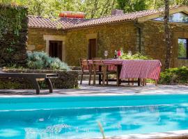 Liiiving in Caminha | Oak Tree Chill House, self-catering accommodation in Caminha