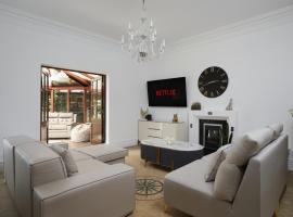 Hayy Luxury Retreat At The Lodge, ξενοδοχείο με υδρομασάζ στο Μπράντφορντ