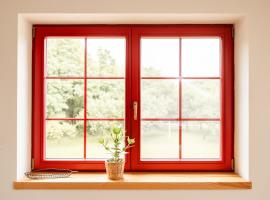 Staven&iacute; V Zahradě, hytte i Dolenice