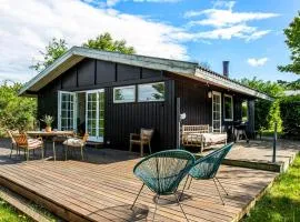 3 Bedroom Nice Home In Dronningmølle