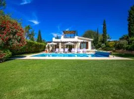 Villa Lara - 11, Spacious Villa with Large Garden and Private Pool on Aphrodite Hills