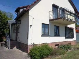 Ferienwohnung und TinyHouse Benediktusquelle