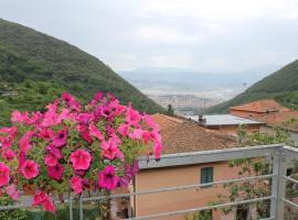 Alba apartments, hotel v destinaci Biassa