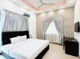 Golden Crystal Hotel