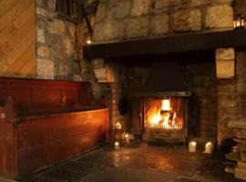 Skellys, inn in Ballymahon