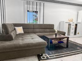 feworld living - cozy apartment near Villach, hotel v destinaci Wernberg