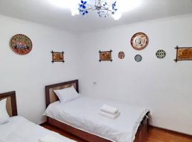 Guesthouse Anora 1, Three minutes walk from Registan Square, The very Center of Samarkand – hotel w Samarkandzie
