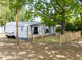Camping & Erlebnis Resort Jersleber See - Jersicamper mit Seeblick, Hotel in Jersleben