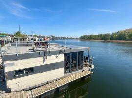 Domy na wodzie- Dziwnów, hotel in Dziwnów