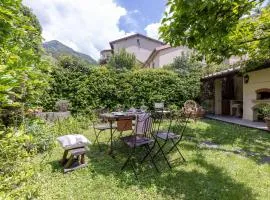 2 Bedroom Stunning Apartment In Seravezza