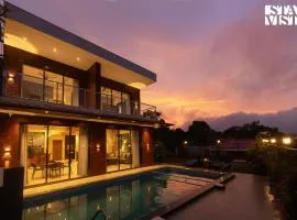 StayVista at Brick & Beam with Private Plunge Pool, Lawn, BBQ and Bonfire