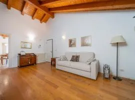 GuestHost - Lovely Apartment X6 with Balcony