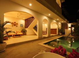 9 mins to Canggu Beach, 4 Bed Pool Villa, hotel v destinaci Mengwi