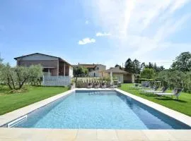 4 Bedroom Amazing Home In Cortona