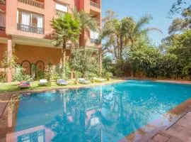 Luxury apartment with pool and an ideal location