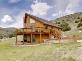 Walk to Sinks Canyon State Park Spacious Home!, vila v destinaci Lander